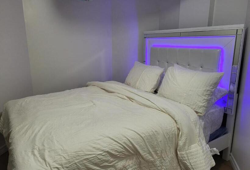 Pensionat Cozy Room Basement With Separate Entrance