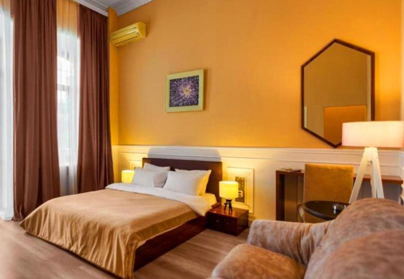 پانسیون Jeanne D Arc