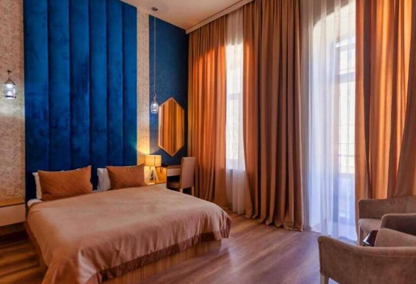 پانسیون Jeanne D Arc