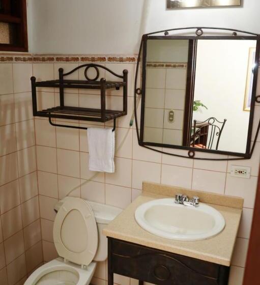 پانسیون Nesthost Stay