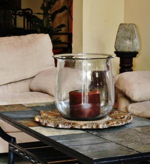 پانسیون Nesthost Stay