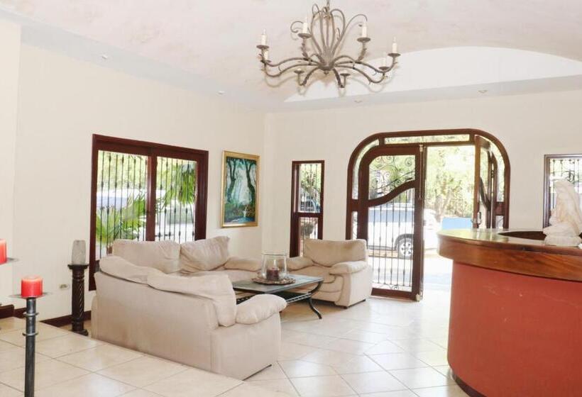 پانسیون Nesthost Stay