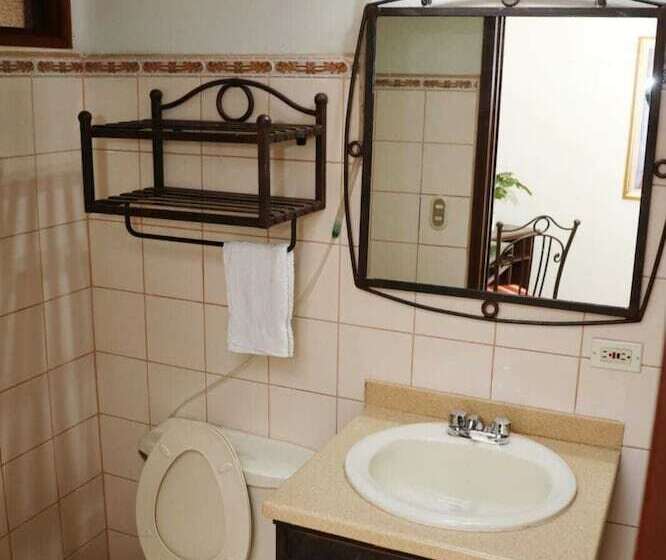 پانسیون Nesthost Stay