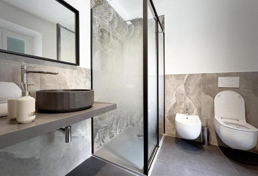 بنسيون New Moon Prione