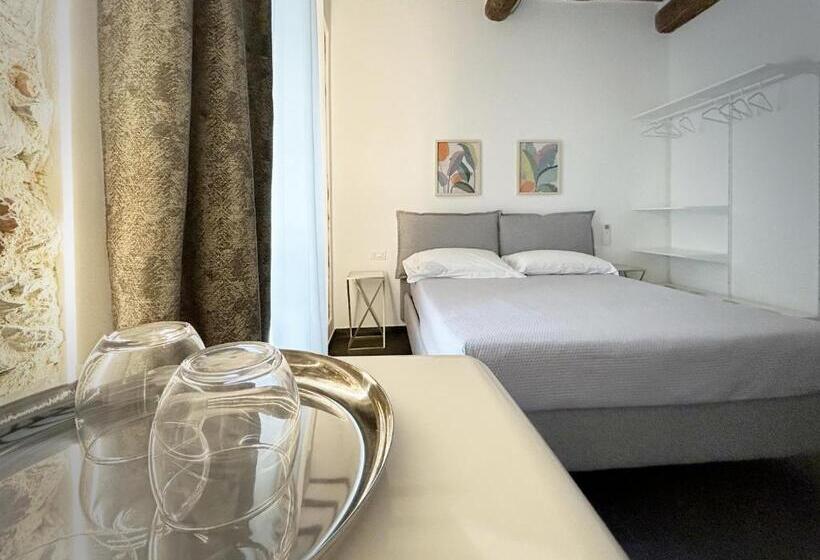 بنسيون New Moon Prione