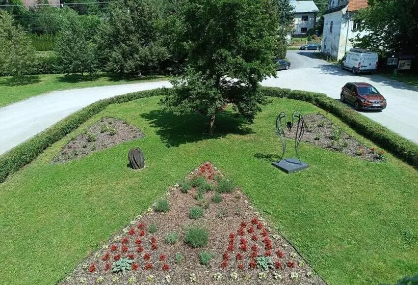 Majatalo Penzion Na Zámku