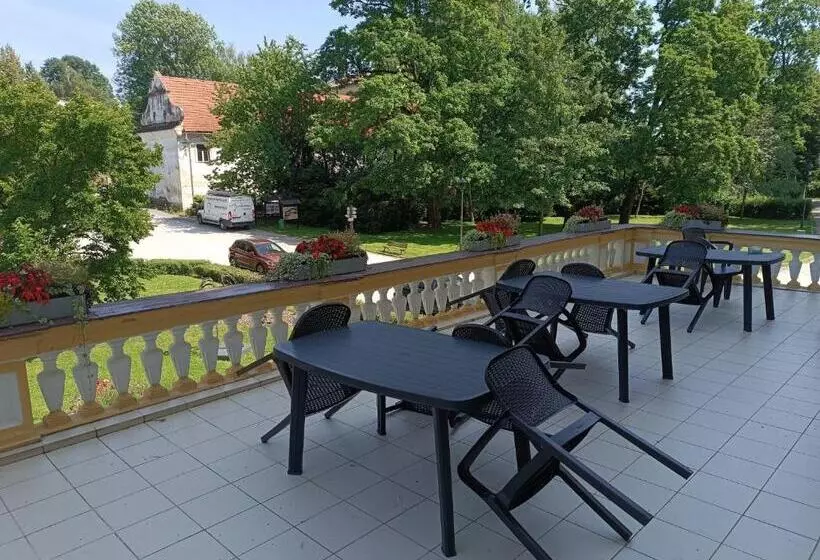 Majatalo Penzion Na Zámku