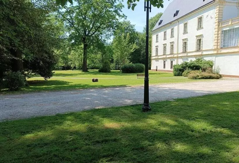 Majatalo Penzion Na Zámku