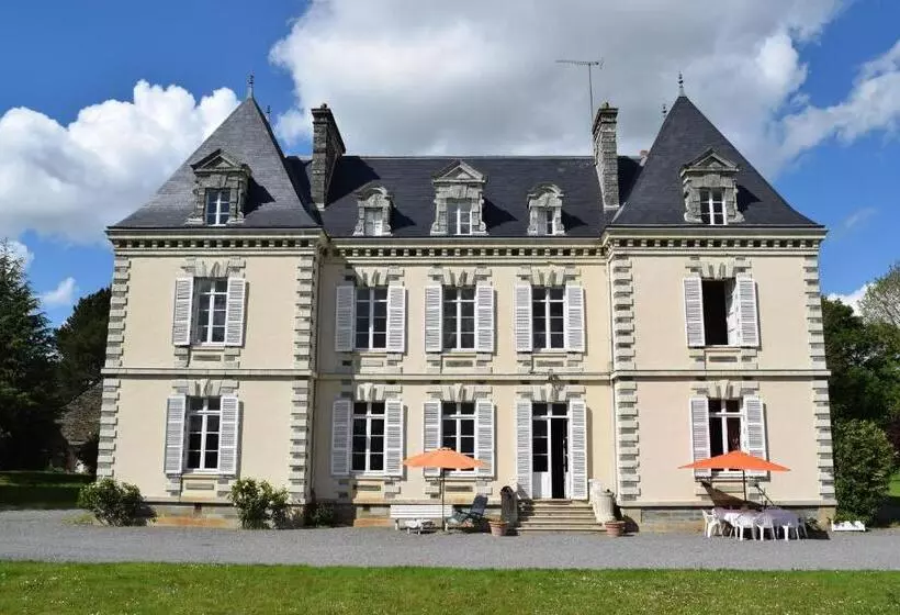 ベッドアンドブレックファースト Château De La Luardaye