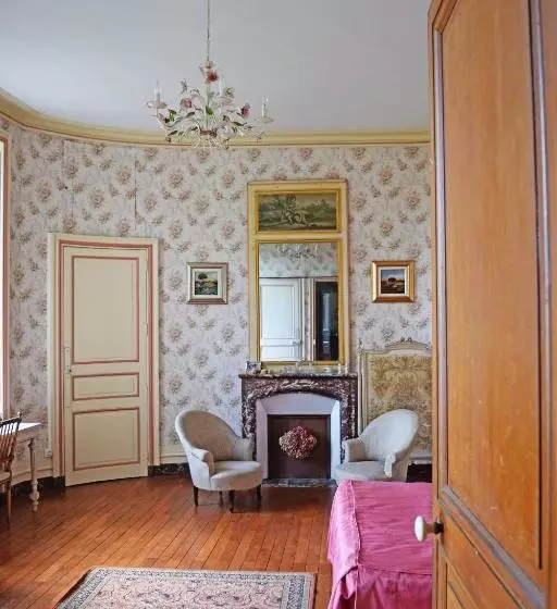 ベッドアンドブレックファースト Château De La Luardaye