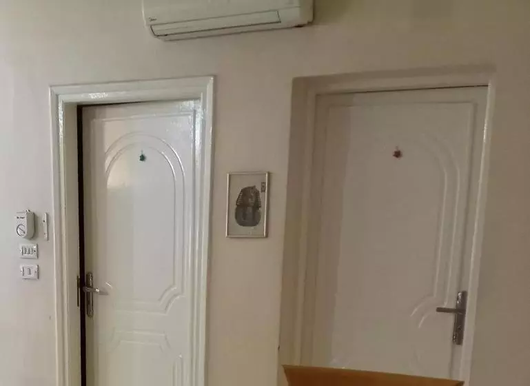 تختخواب و صبحانه Susan S Guest House