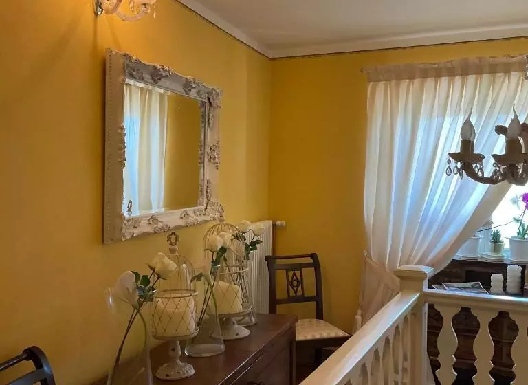تختخواب و صبحانه Villa Diomira