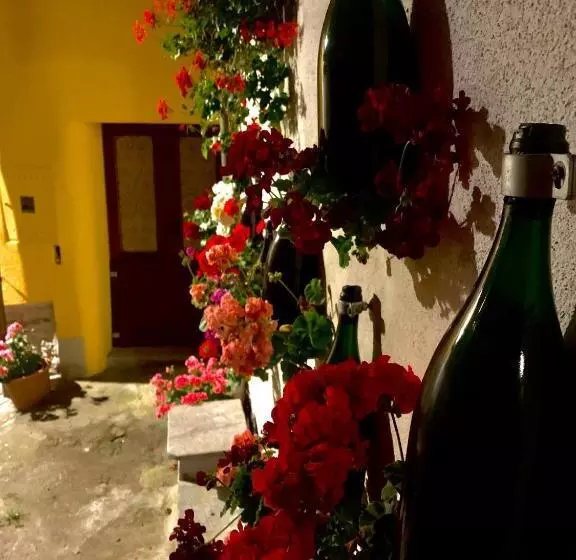تختخواب و صبحانه Villa Diomira