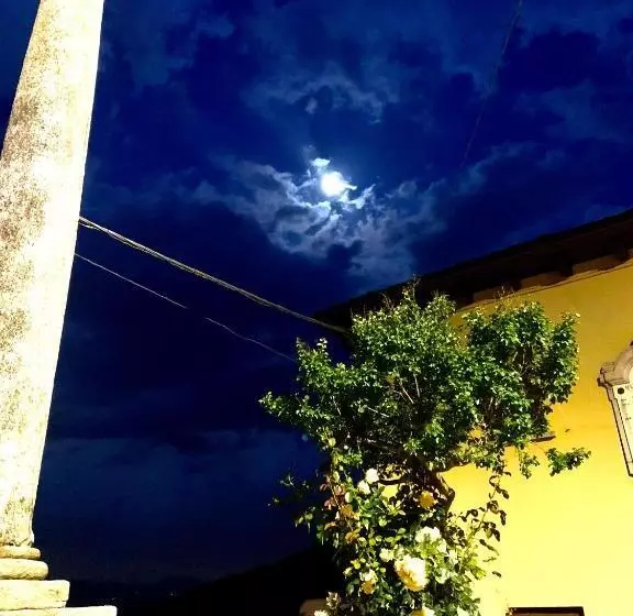 تختخواب و صبحانه Villa Diomira