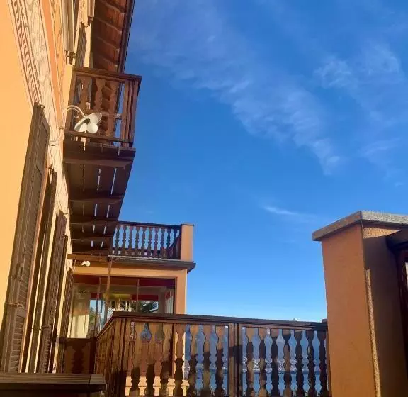 تختخواب و صبحانه Villa Diomira