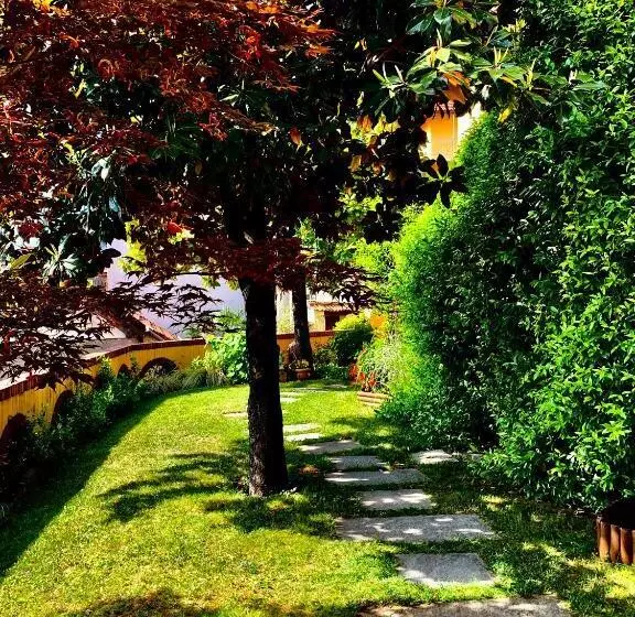 تختخواب و صبحانه Villa Diomira