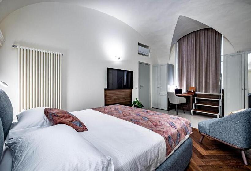 Dimora Collection   Le Corti   Boutique Luxury Suites In 13th Century Villa   Adults Only