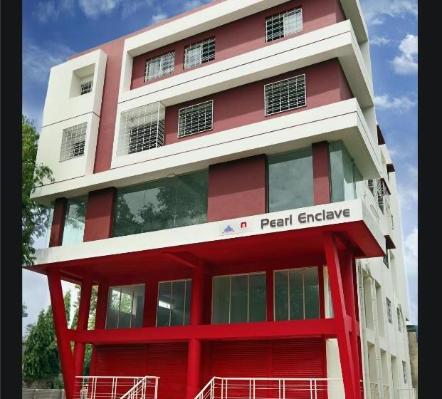 Отель Asian International