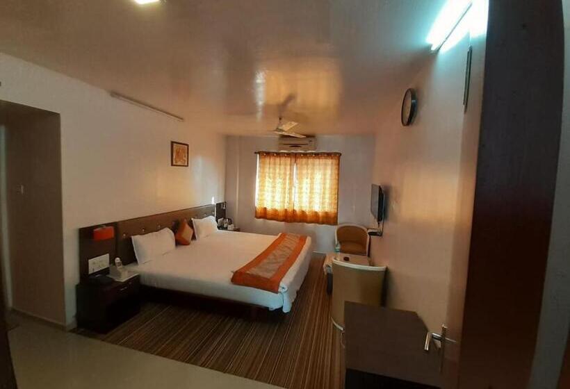 Отель Asian International