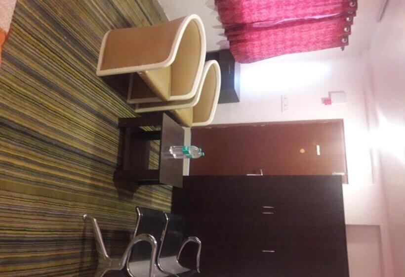 Отель Asian International