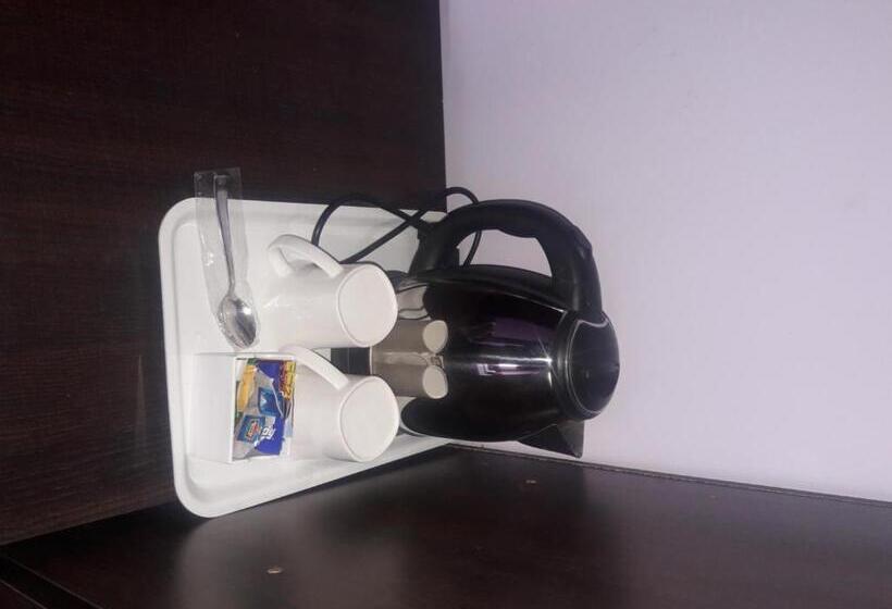 Отель Asian International