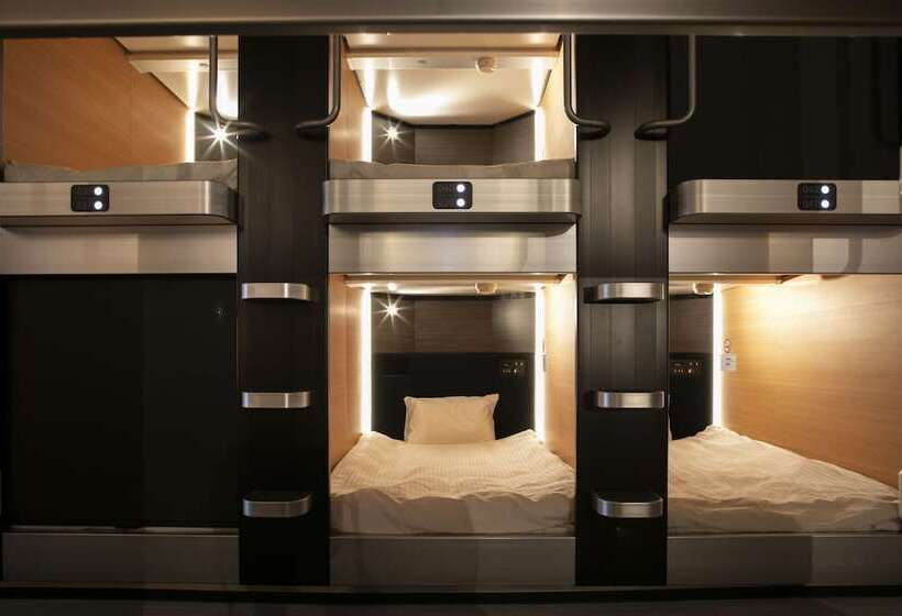 Hotel Capsulă Plaza East Cabin For Men Only