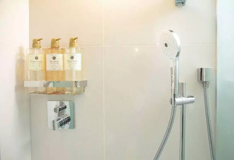 カプセルホテル Plaza East Cabin For Men Only