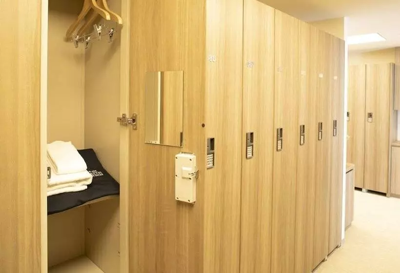 カプセルホテル Plaza East Cabin For Men Only