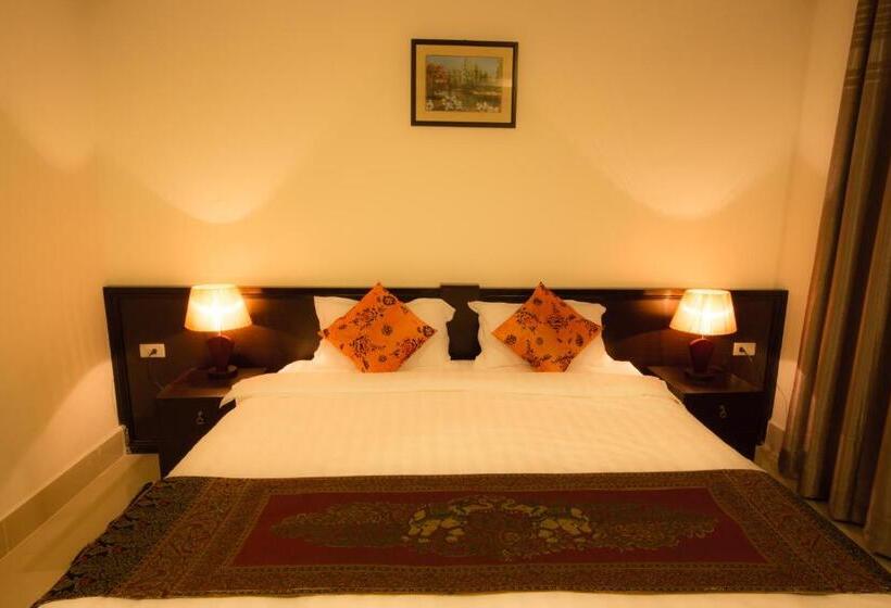 فندق Douangchan Plaza