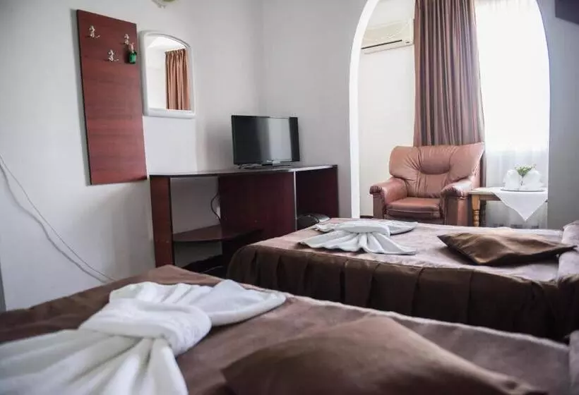 Hotel Dynes