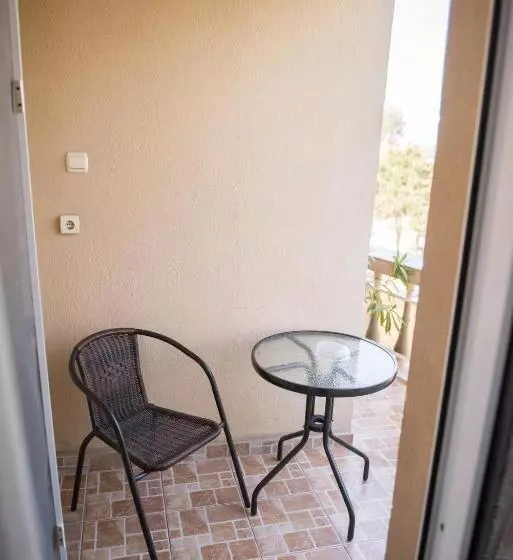 Hotel Dynes