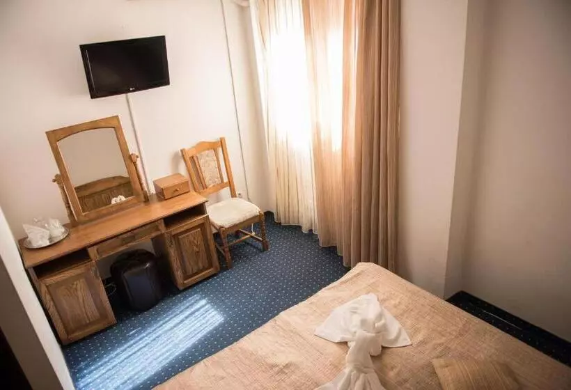 Hotel Dynes