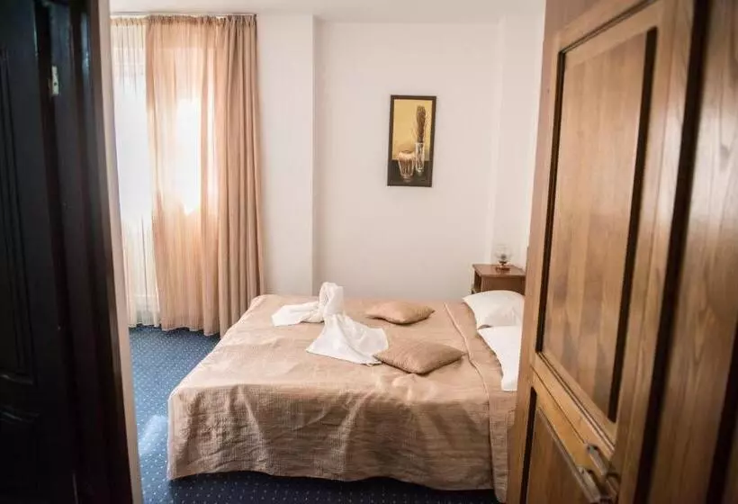 Hotel Dynes