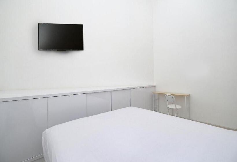 فندق Oyo Life 2491 Omah Puspa