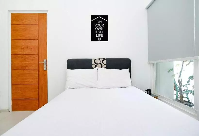 ホテル Oyo Life 2491 Omah Puspa