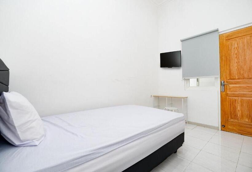 فندق Oyo Life 2491 Omah Puspa