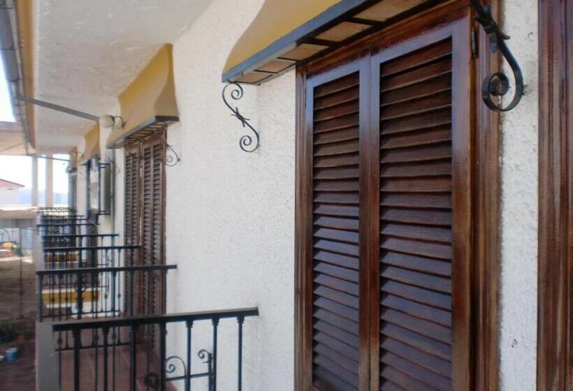 ホテル Restaurante Atalaya