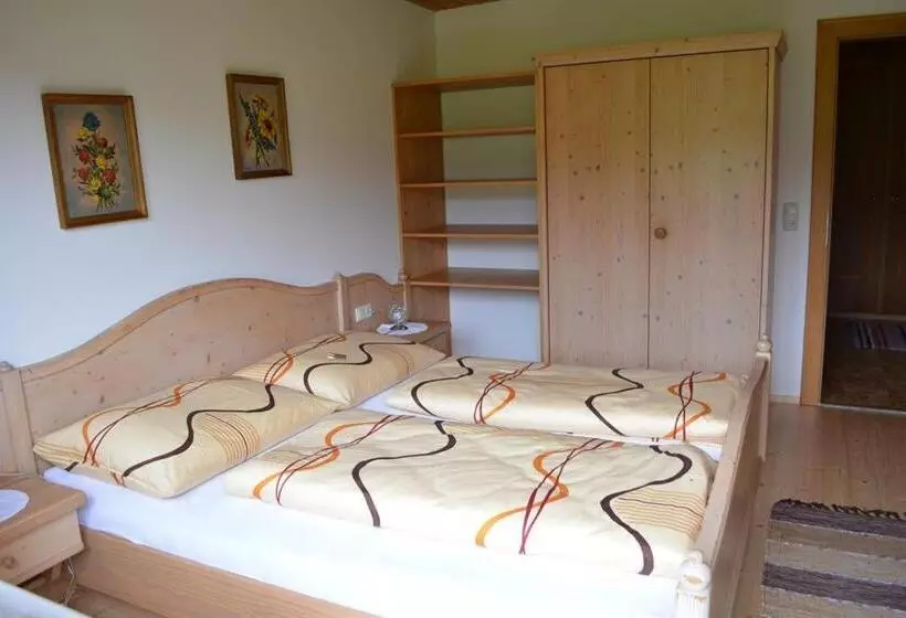 ホテル Schusterhof