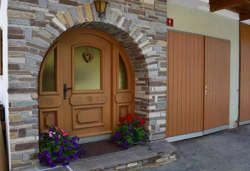 ホテル Schusterhof