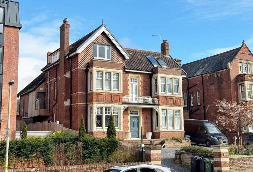 膳宿费 4 Spicer Road