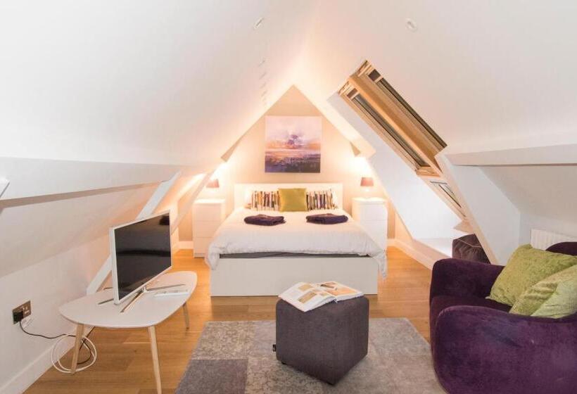 膳宿费 4 Spicer Road