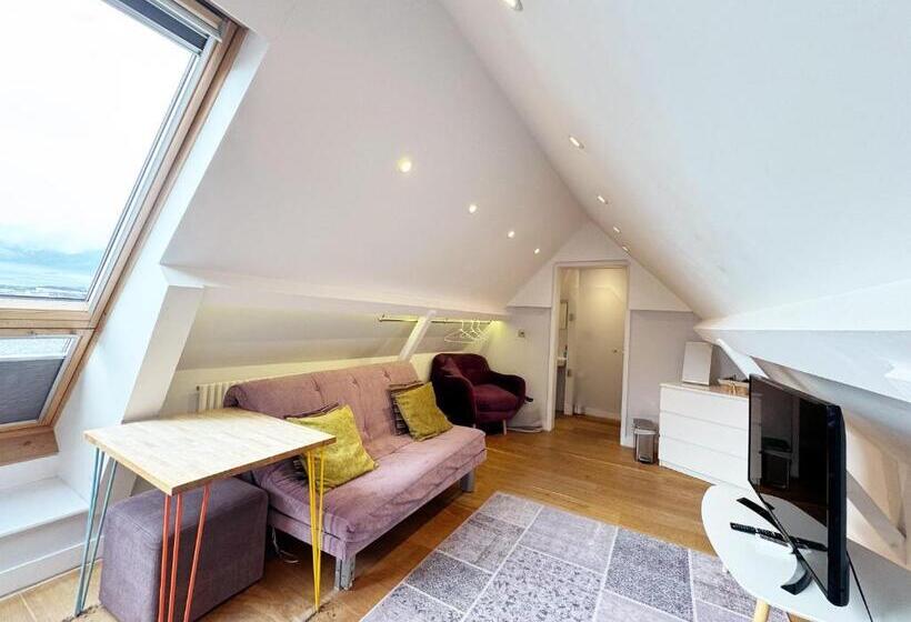 膳宿费 4 Spicer Road