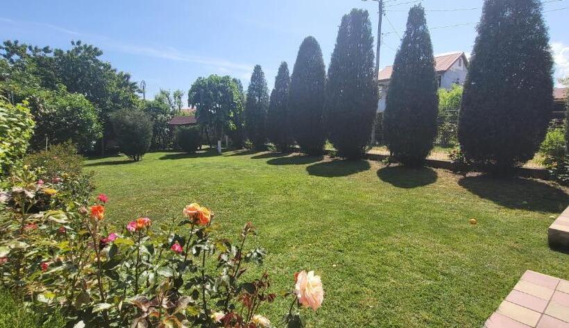 پانسیون Casa Adina