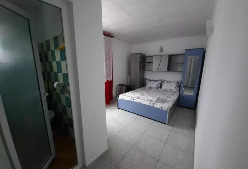 Pensió Casa Adina