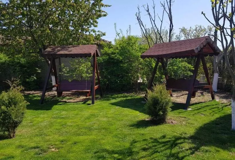 Pensió Casa Adina