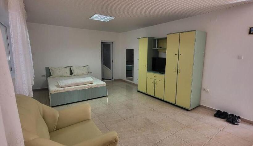 پانسیون Casa Adina