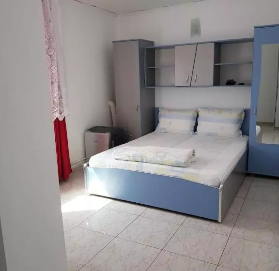 Pensió Casa Adina