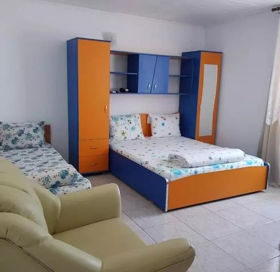 Pensió Casa Adina