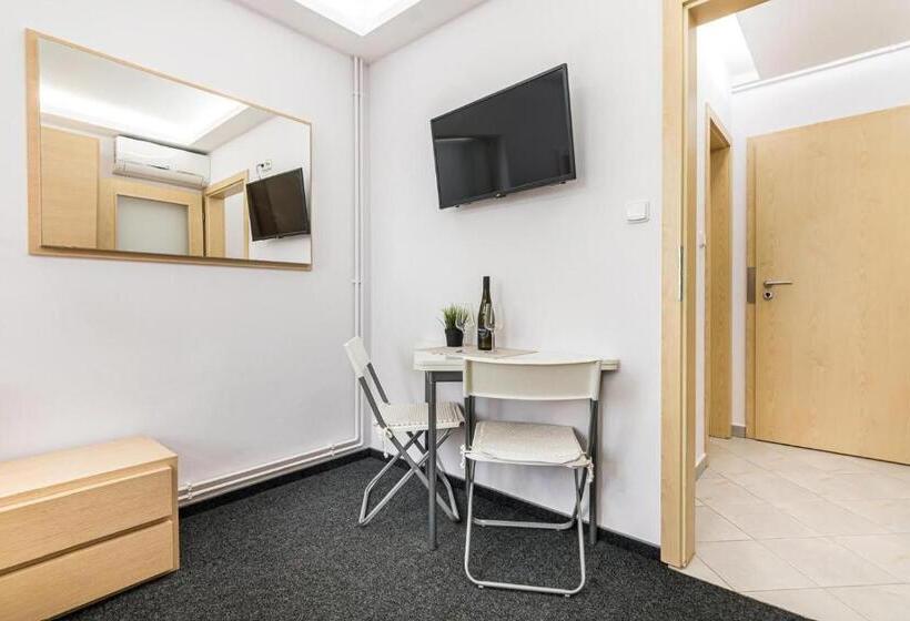 膳宿费 Penzion šaldorf