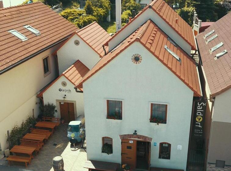 膳宿费 Penzion šaldorf